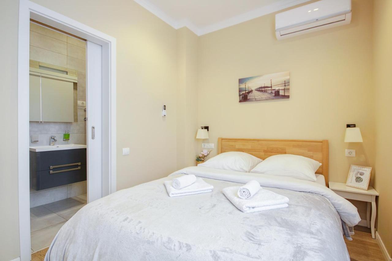 Gagarin Plaza Apartment Odesa Exterior foto