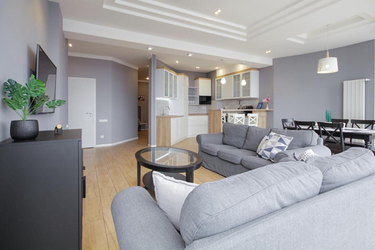 Gagarin Plaza Apartment Odesa Exterior foto