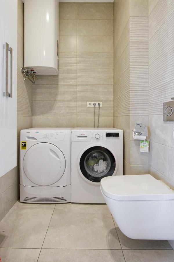 Gagarin Plaza Apartment Odesa Exterior foto